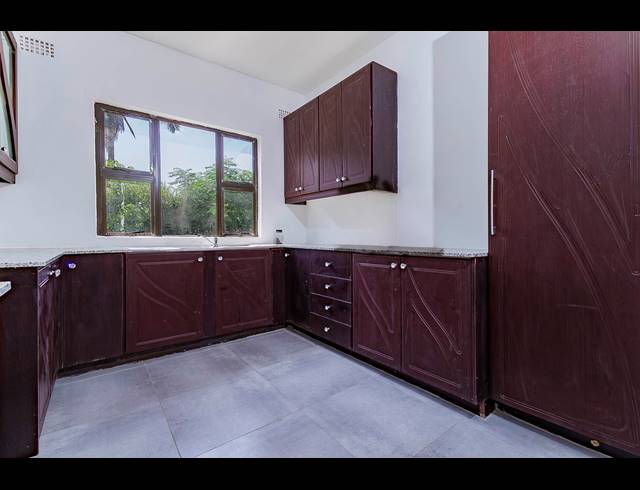 6 BEDROOM HOUSE FOR SALE IN WESTVILLE